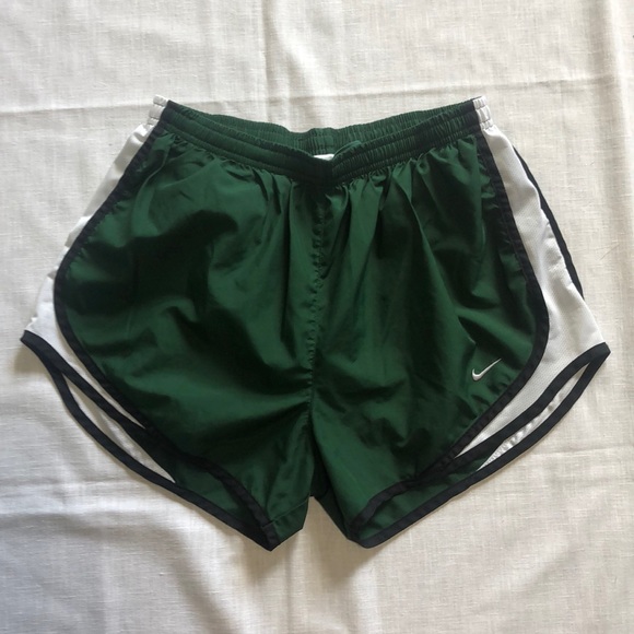 Nike shorts size medium - Picture 6 of 8
